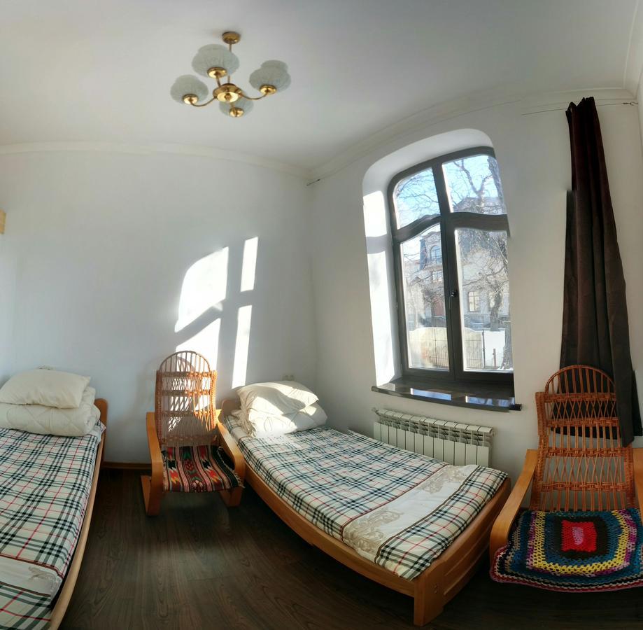 Hostel Mif Ivano Frankivsk Bagian luar foto
